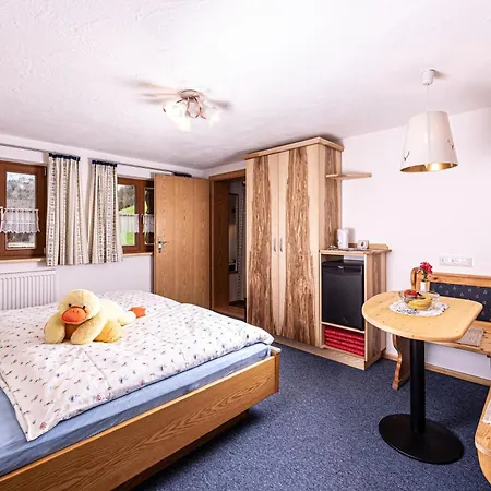 Mayringerlehen Pensión 3*