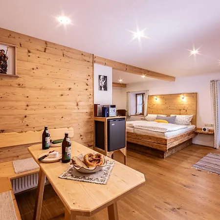 Konukevi Mayringerlehen 3*